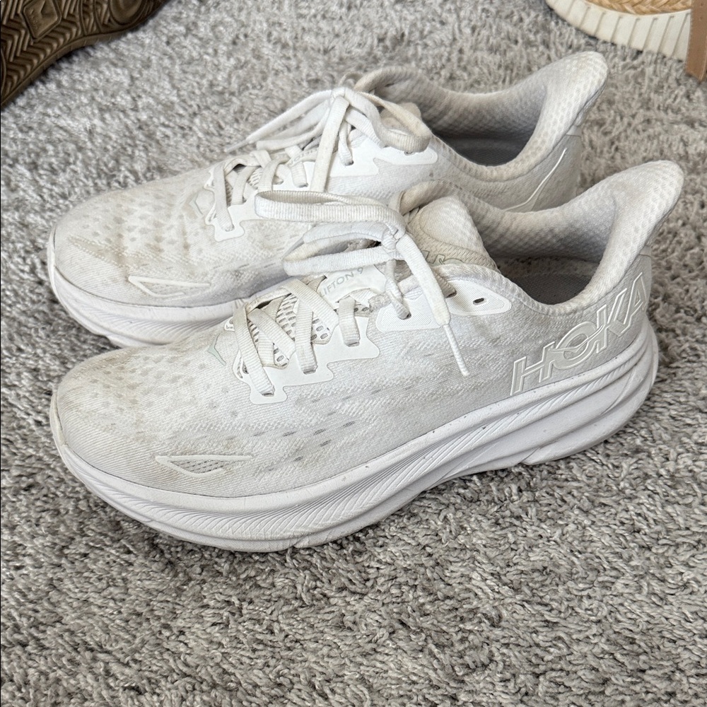 HOKA Clifton Women's White Running Shoes Size 8